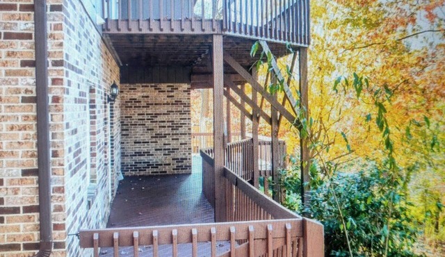 QUAINT TREEHOUSE OASIS