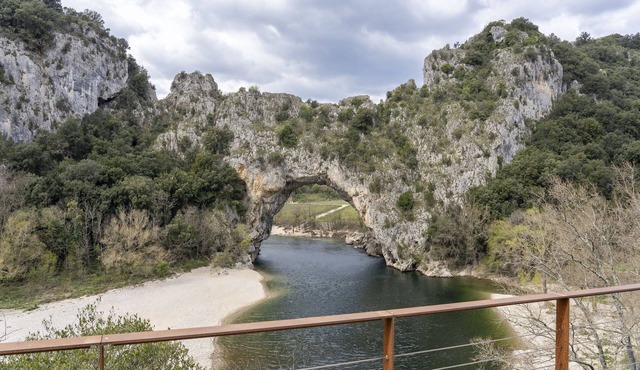 Quaint Villa in Ardèche with Hot Tub
