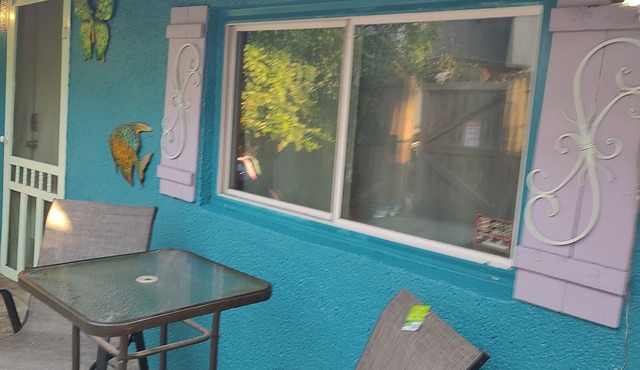 Quaint Victorian tiny house in Starland District, pets ok/fully furn/all util