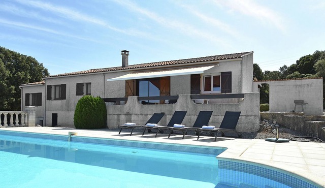 Quaint Villa in Argelliers with Private Swimming Pool