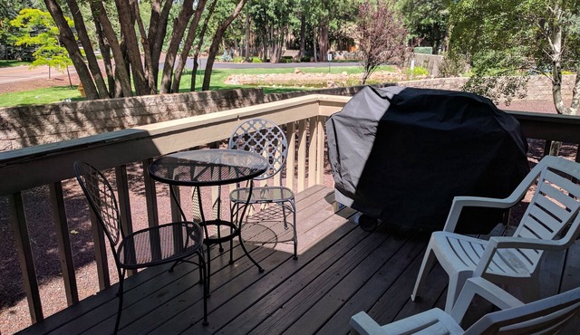 Quality Hill Resort Villa, Spacious 3 Bedroom Town Home Sleeps 8