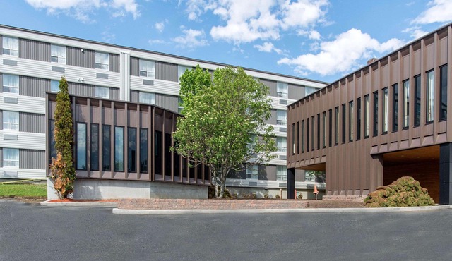 Quality Hotel & Suites