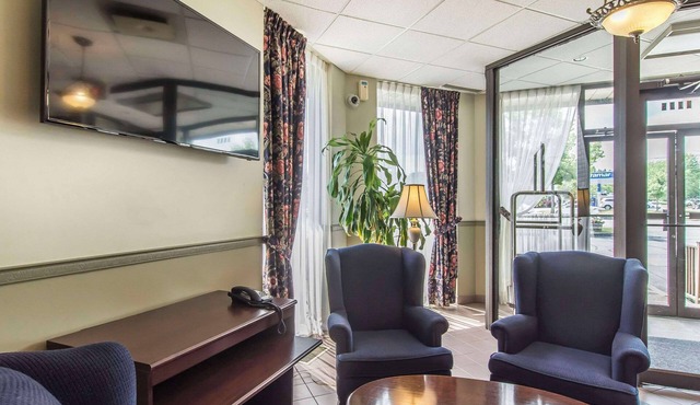Quality Hotel & Suites