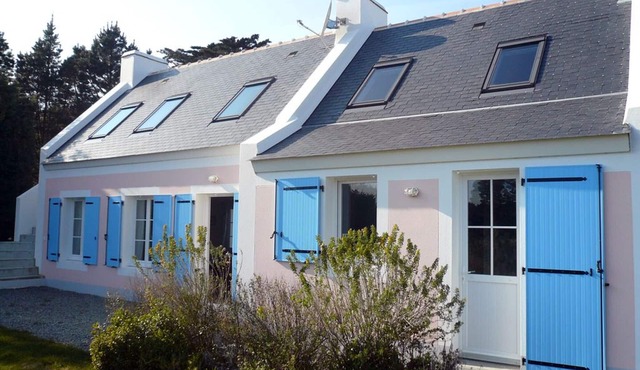 Quality House with Landscaped Garden in Sauzon