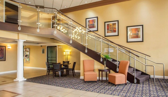 Quality Inn and Suites St Charles - West Chicago