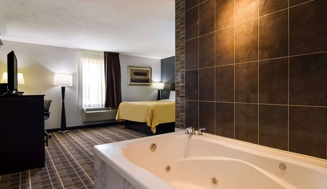 Quality Inn Aurora - Naperville Area