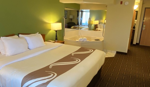 Quality Inn Bolingbrook I-55