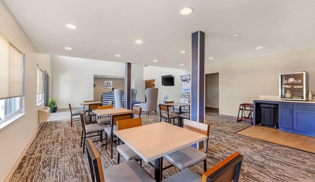 Quality Inn Chesterton near Indiana Dunes National Park I-94