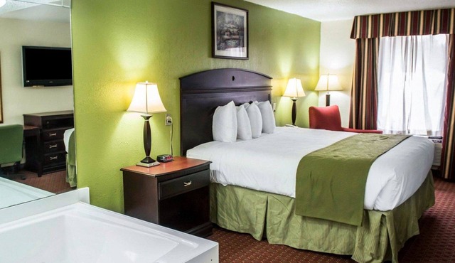 Quality Inn Chipley I-10 at Exit 120