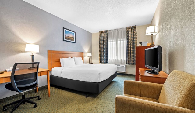 Quality Inn Dubuque on Hwy 20
