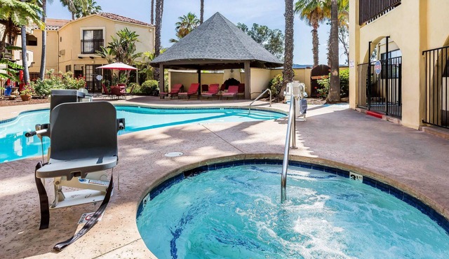 Quality Inn Fallbrook I-15