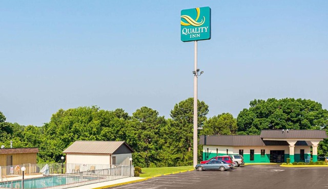Quality Inn Hurricane Mills I-40