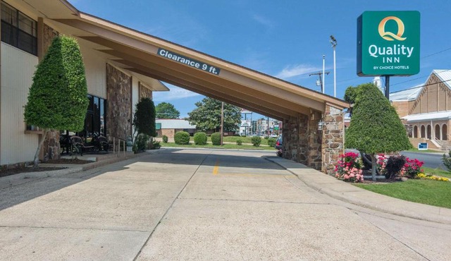 Quality Inn Magnolia