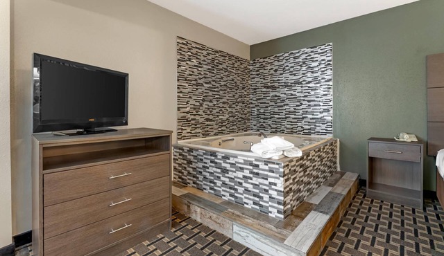 Quality Inn Mauston I-90