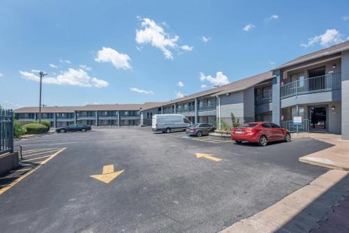 Quality Inn Near Lake Marble Falls