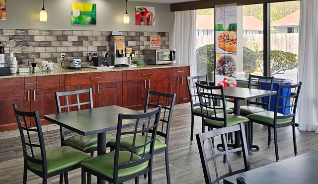 Quality Inn near Six Flags