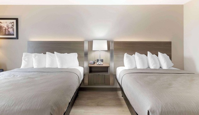 Quality Inn Newton at I-80