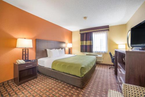 Quality Inn O'Fallon IL - St Louis