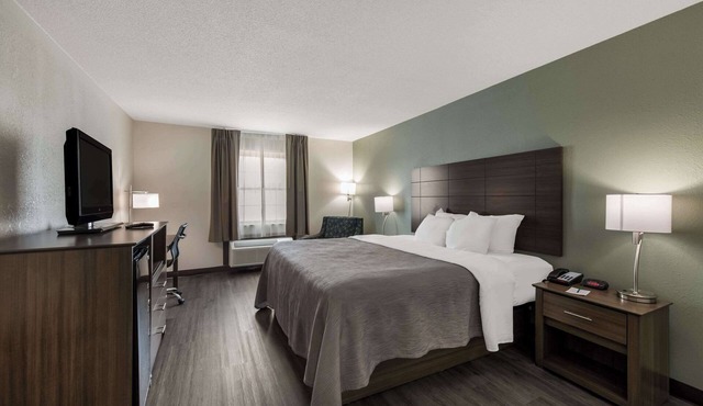 Quality Inn Saint Louis Airport