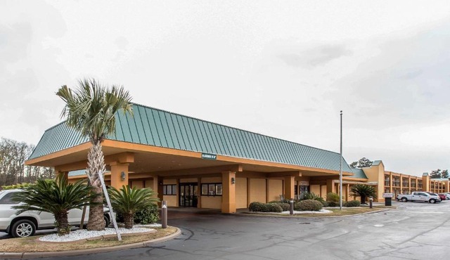 Quality Inn Savannah Midtown