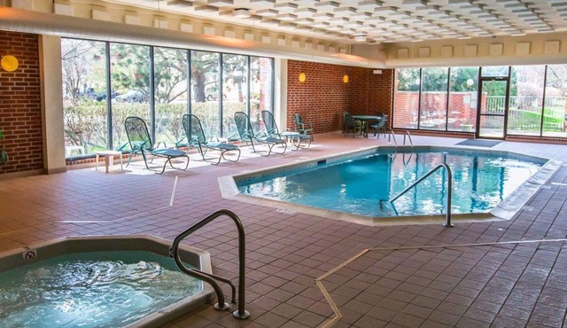Quality Inn Schaumburg - Chicago near the Mall