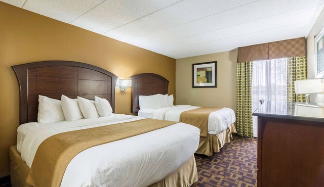 Quality Inn & Suites Arden Hills - Saint Paul North