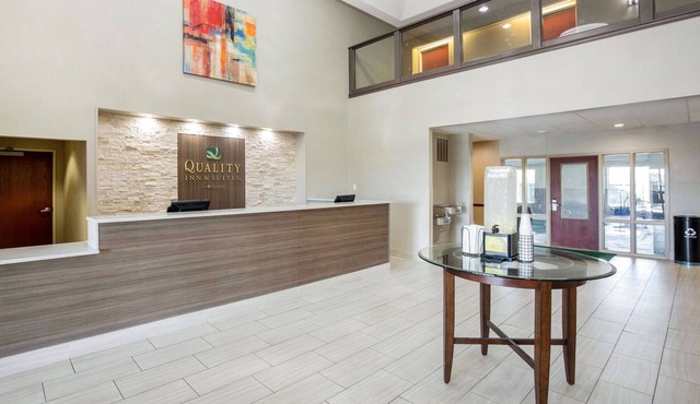 Quality Inn & Suites Arnold - St Louis