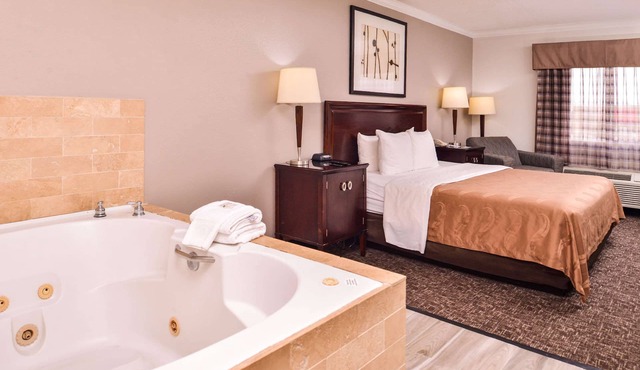 Quality Inn & Suites Beaumont