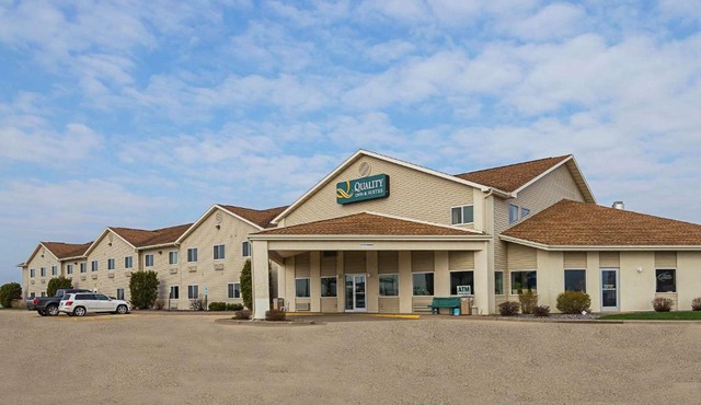 Quality Inn & Suites Belmont - Platteville