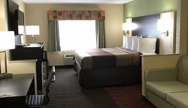 Quality Inn & Suites Benton Harbor - St. Joseph