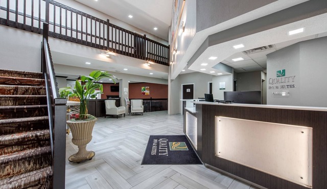 Quality Inn & Suites Brownsburg - Indianapolis West
