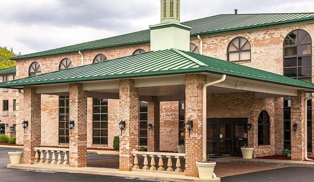 Quality Inn & Suites Cincinnati I-275