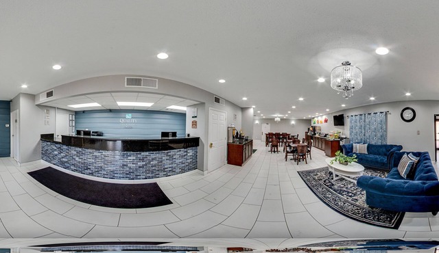 Quality Inn & Suites Cincinnati Uptown Norwood