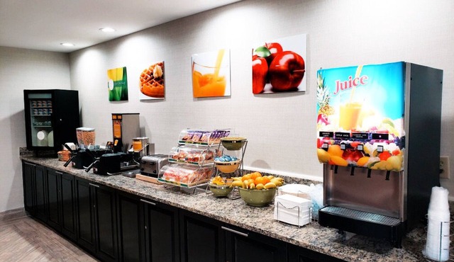 Quality Inn & Suites Clemmons I-40