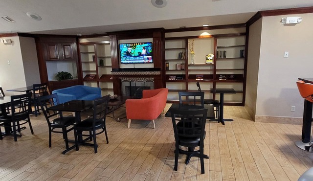 Quality Inn & Suites Columbia I-70