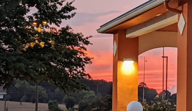 Quality Inn & Suites Decatur - Priceville I-65