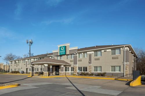 Quality Inn & Suites Des Moines Airport