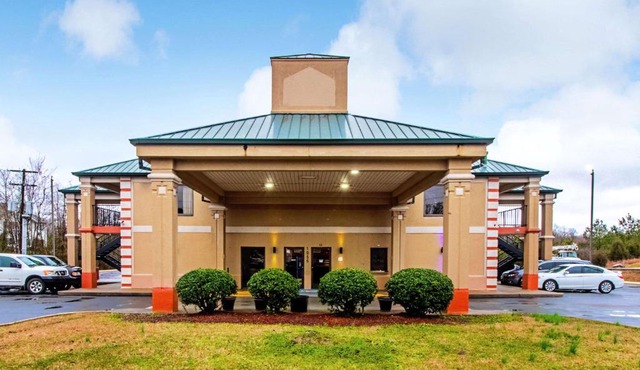 Quality Inn & Suites Dickson
