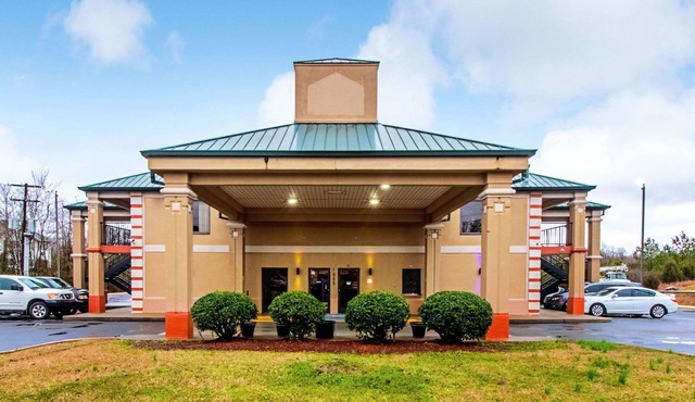 Quality Inn & Suites Dickson