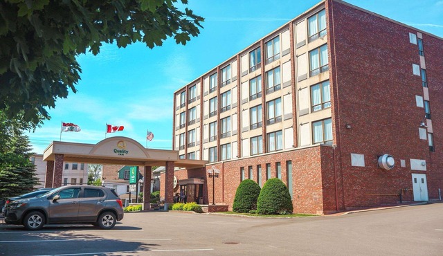 Quality Inn & Suites Downtown