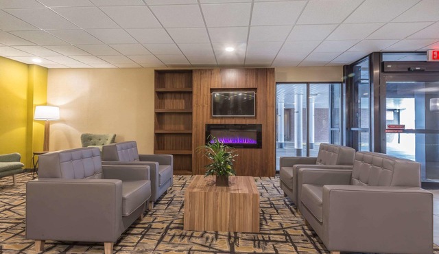 Quality Inn & Suites Downtown Windsor