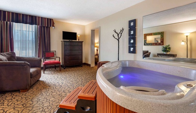 Quality Inn & Suites Escanaba North