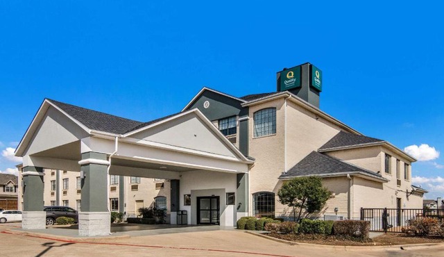 Quality Inn & Suites Fort Worth - Fossil Creek