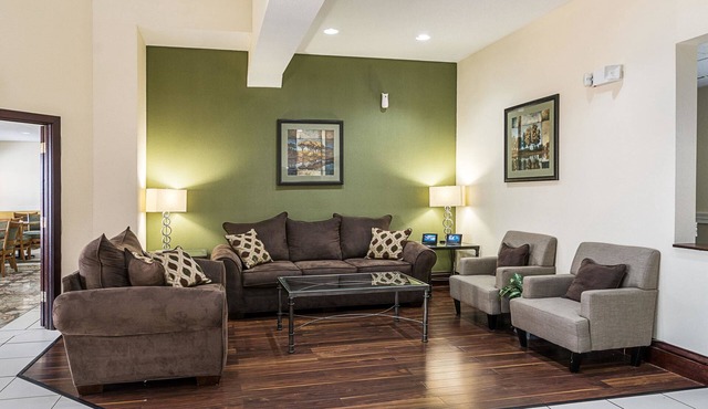 Quality Inn & Suites Harvey - Chicago Southland