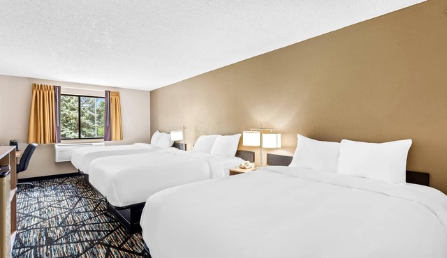 Quality Inn & Suites Howe - Sturgis