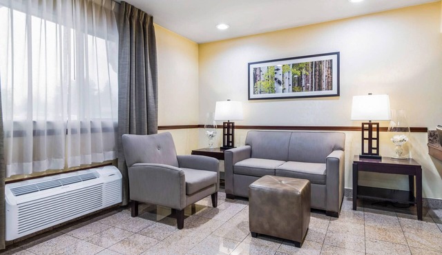 Quality Inn & Suites Lacey Olympia