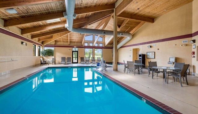 Quality Inn & Suites Lawrence - University Area