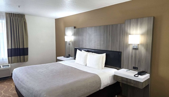 Quality Inn & Suites Longview Kelso