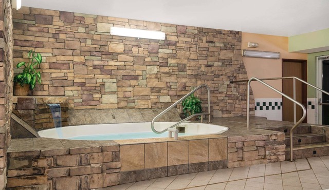 Quality Inn & Suites Mankato East