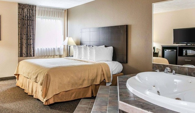 Quality Inn & Suites Mattoon South